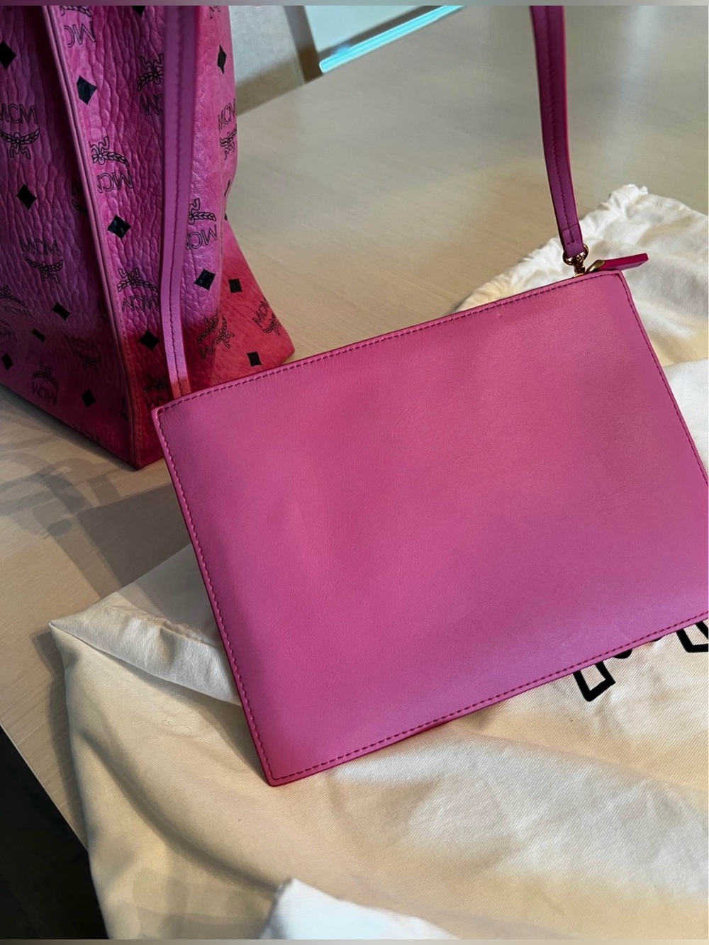 MCM Visetos & Pochette w/ Dust Bag - Picture 12 of 15